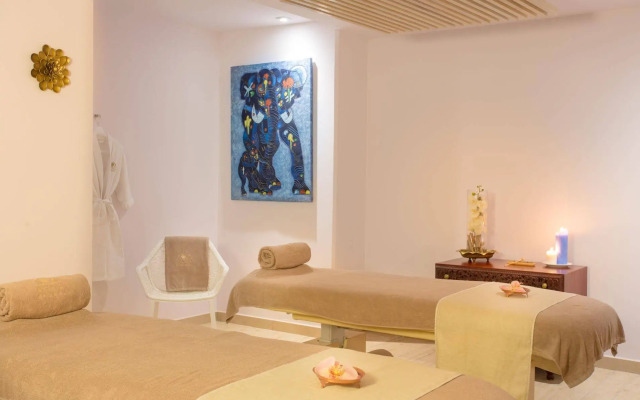 Akoya Hotel & Spa
