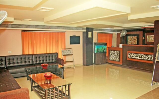 OYO 22040 Hotel Central Plaza