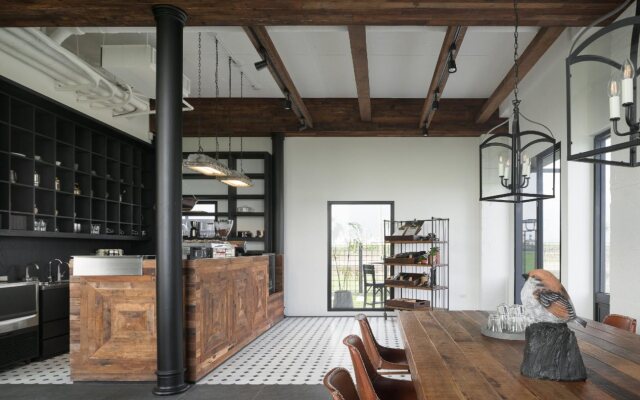 Black House