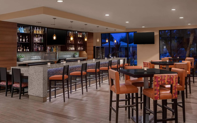 Delta Hotels by Marriott Anaheim Garden Grove