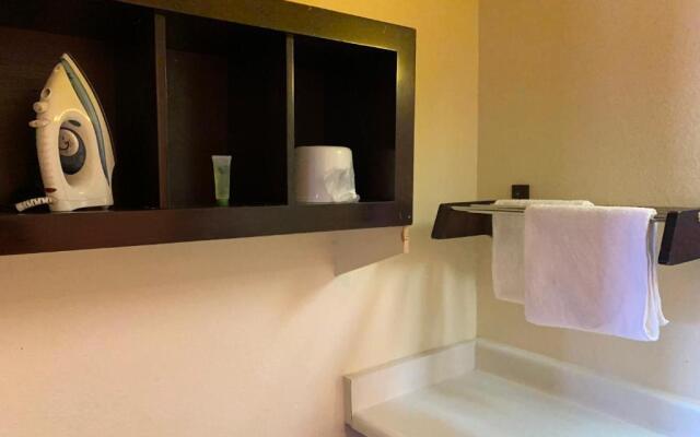 EZ 8 Motel Lancaster