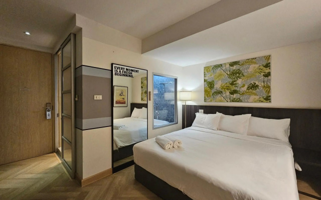Sathorn Terrace Apartment