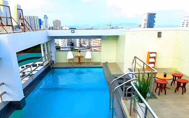 Amis Hotel