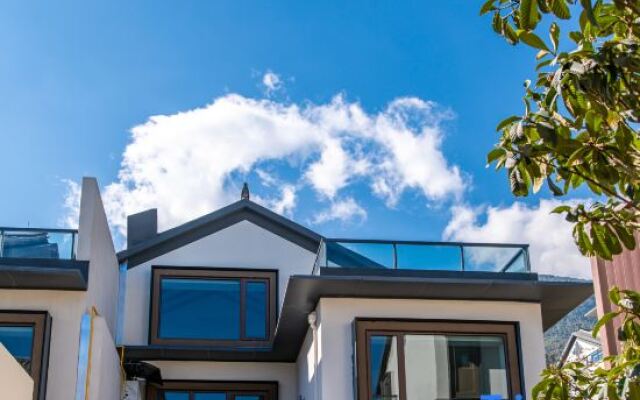 DaLi Midsummer Cloud Glow ·seaview Designer's Vacation Villa