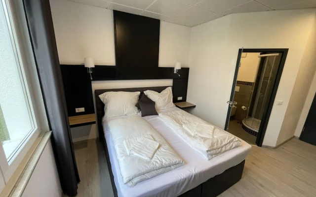 Yebs Hotel