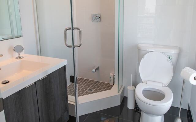 Modern 2 Bedroom Yonge and Eglinton Condo