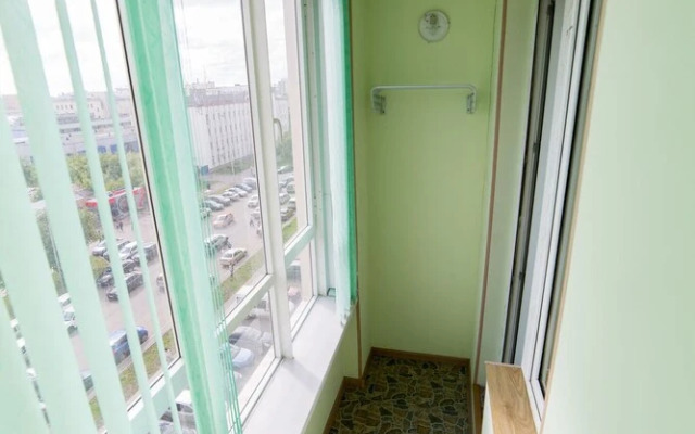 Komsomolskaya 15 - 250