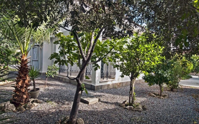 Villa Tembel by Amy Villas