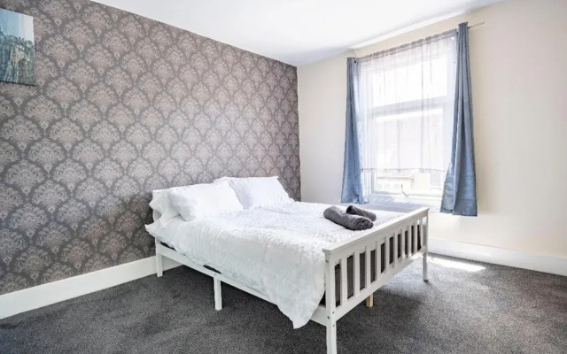 Maidstone - Sleeps 6 - Parking - Garden - 96ws