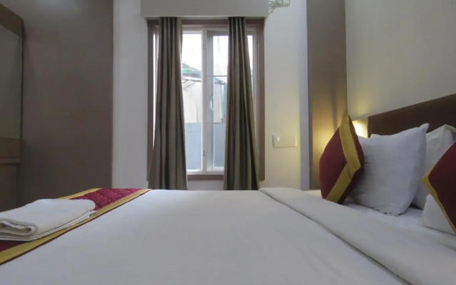 OYO 7077 Reegate Inn