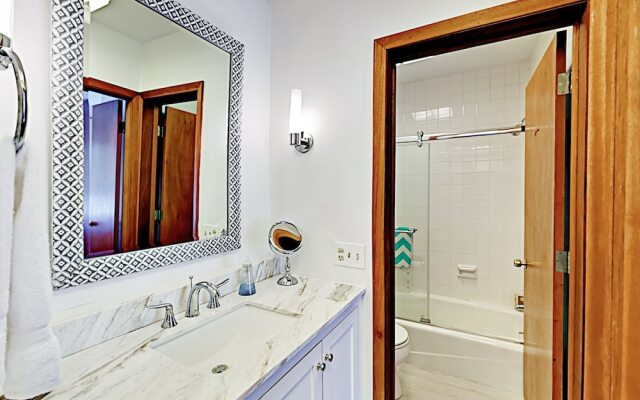 Cape Cod Retreat - 3 Br Home