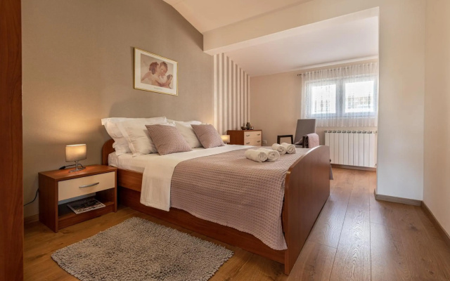 Iva Apartment