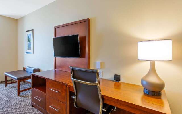 Comfort Suites Burlington near I-5