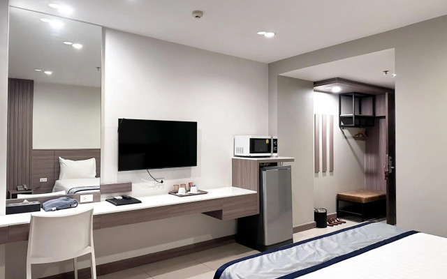 Crystal Suites Suvarnabhumi Airport