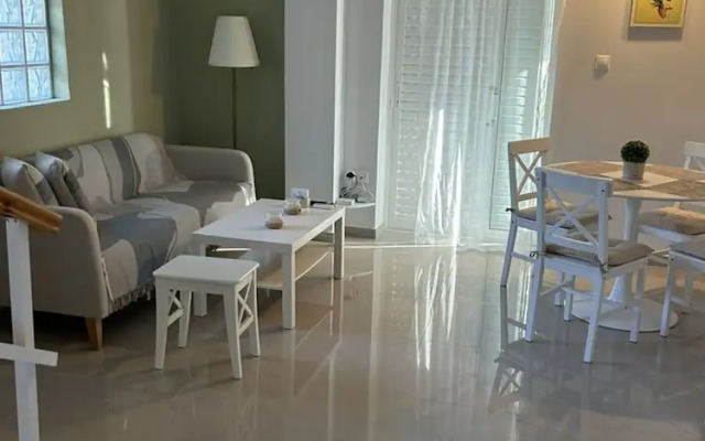 Myra Stunning Seaview Maisonette
