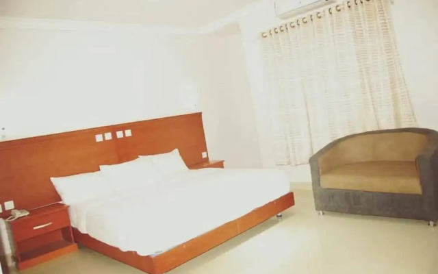 Gold Crown Hotel