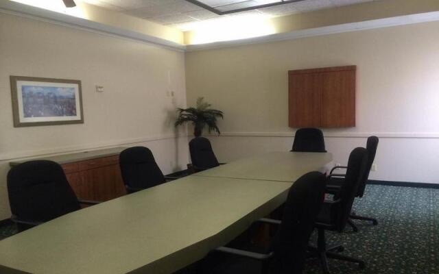 Clarion Pointe Marshall