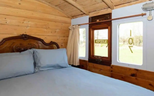 Unique Comfy Remodelled Railway Carriage