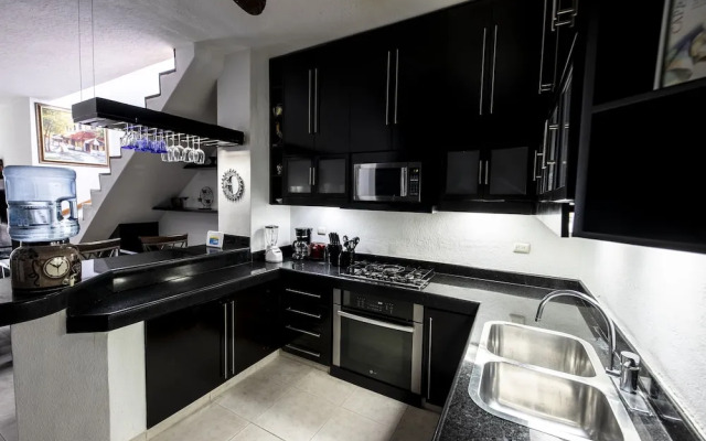 Penthouse Beach Holiday Private Jacuzzi Bbq Family Friendly Maid Service