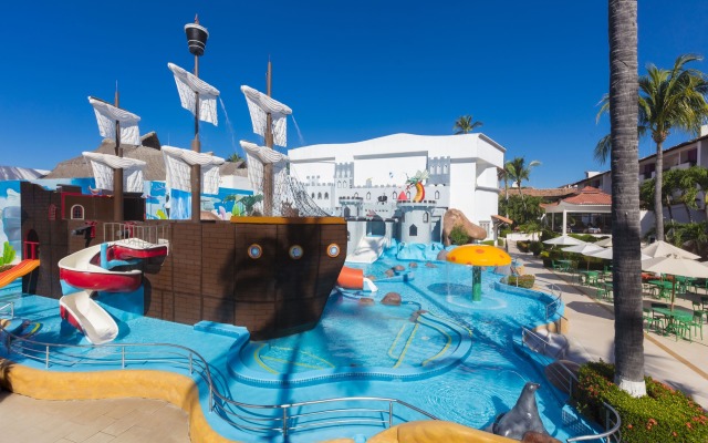 Crown Paradise Club Puerto Vallarta All Inclusive