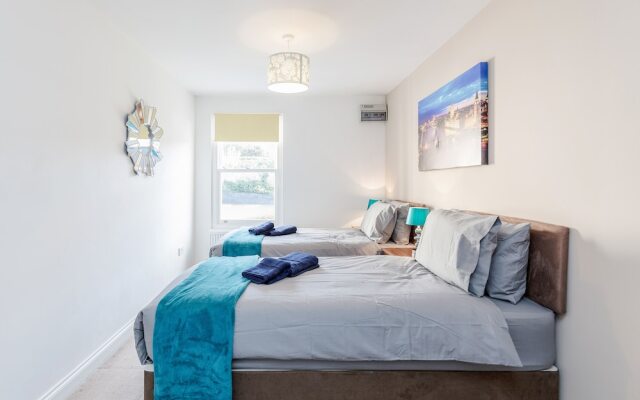 Watford Junction Apartment