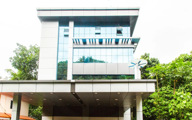 OYO 10320 Sophiya Suites