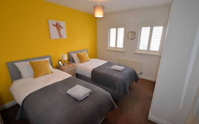 Delightful Holiday Home in Warwick Near Castle