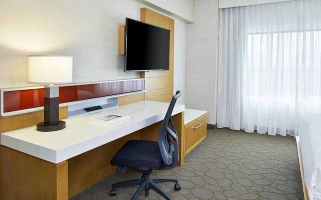 Renaissance Chicago Glenview Suites Hotel