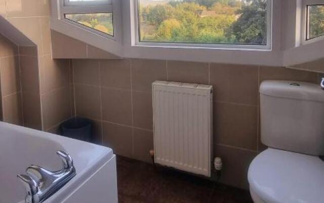 10c Stirling Road