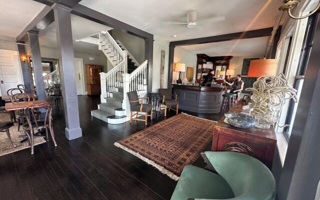 Inn at Gifford House