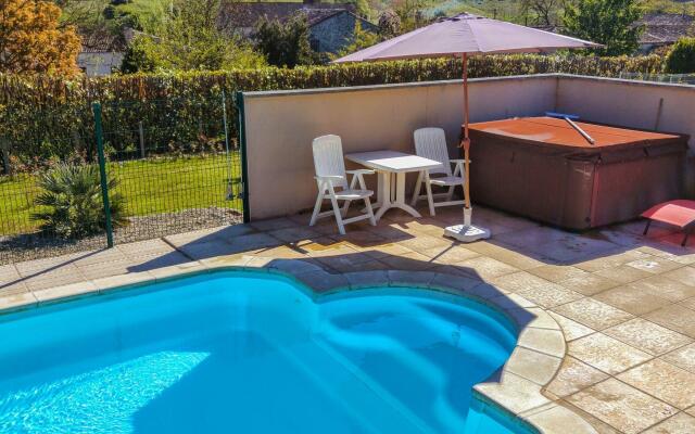 Modern Apartment in Segonzac with Swimming Pool