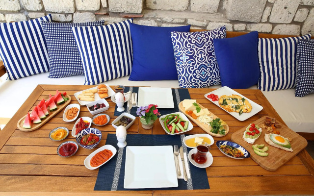 Alachi Hotel