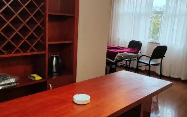 Luoping Golden Valley Taijia SPA Hotel