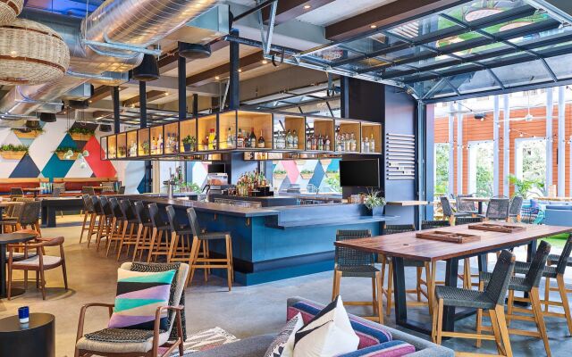 Element Austin Downtown