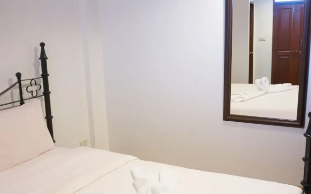 Sri Chiangkhan Hotel