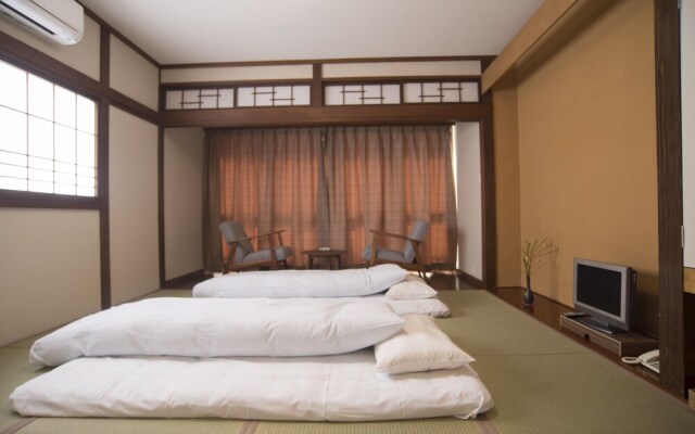 TAWARAYA (Family-Run Japanese Inn)