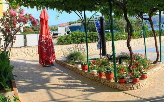 Stjepan - 10m From Beach - A3