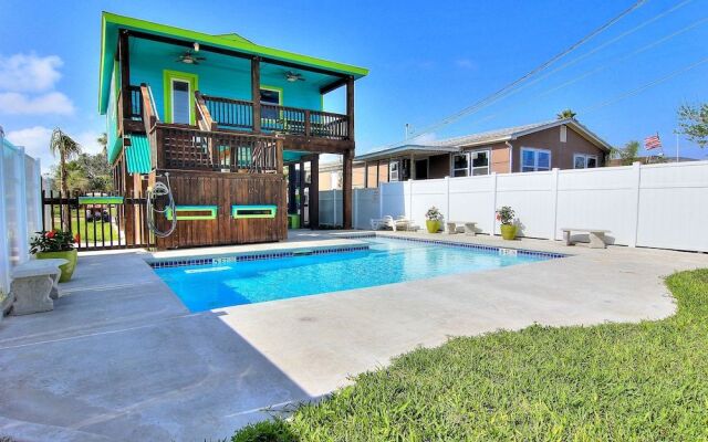 Blue Lagoon 307 by RedAwning