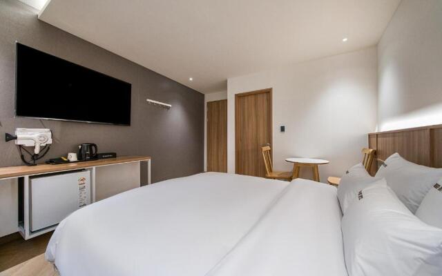 Brown Dot Hotel Eurwangri