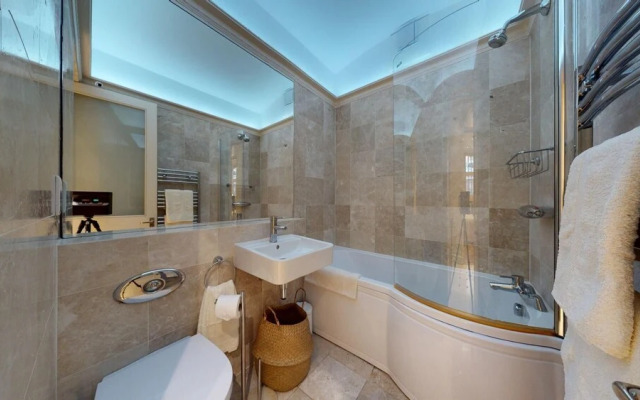 1 Bedroom Duplex Apartment in Pont Street