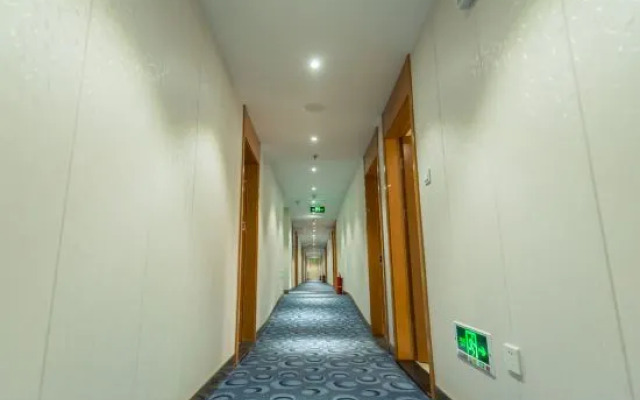 Beijing Letu Hotel(Beijing Gulou Metro Station Store)