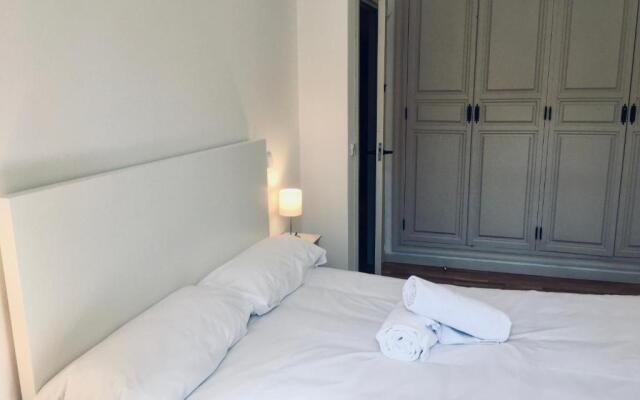 Central Market Parking opcional by Salamancavacacional