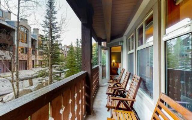 Eagle Springs East 207: Resting Moose Suite