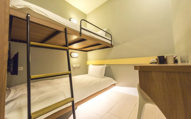 DiveCube Hotel