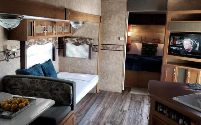 Tiny House RV, Kayak