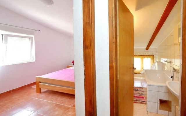 Aleksandra - 10 m From sea - A1 Lijevi