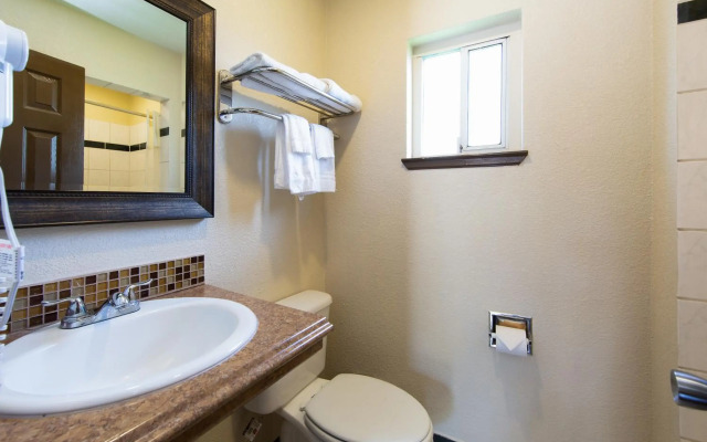 Travelodge by Wyndham Merced Yosemite