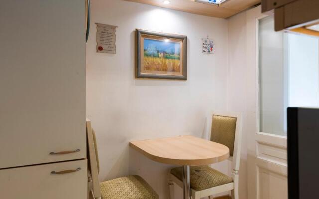 Luxury Apt with Colosseum View