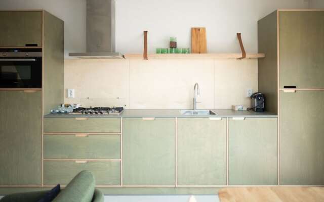 Trendy Lodge With Dishwasher Near the Sea