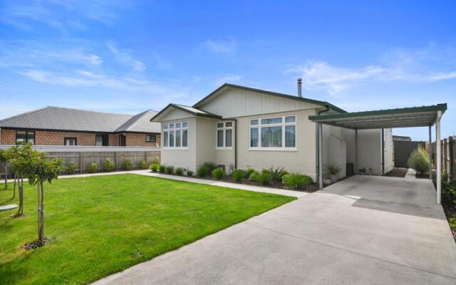 Bliss on Barratt - Blenheim Holiday Home